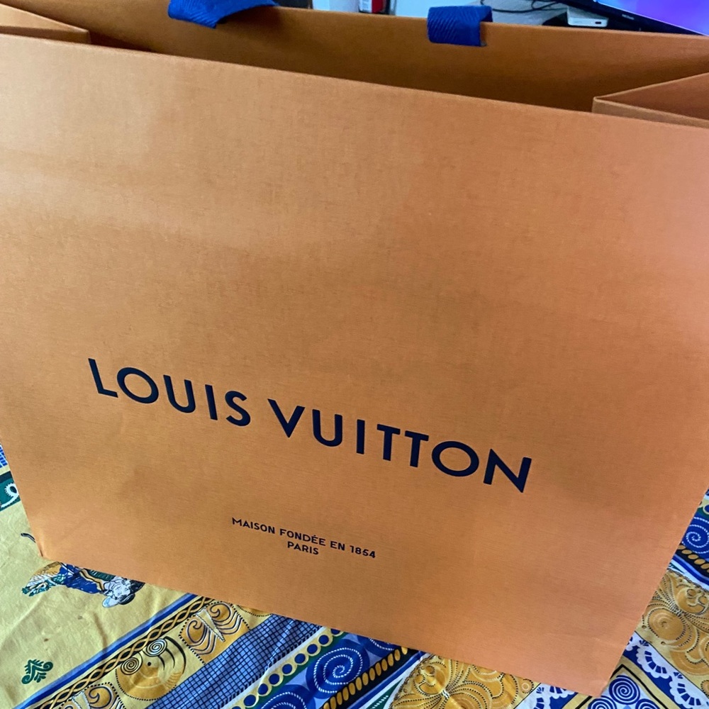 Louis Vuitton paper shopping bag